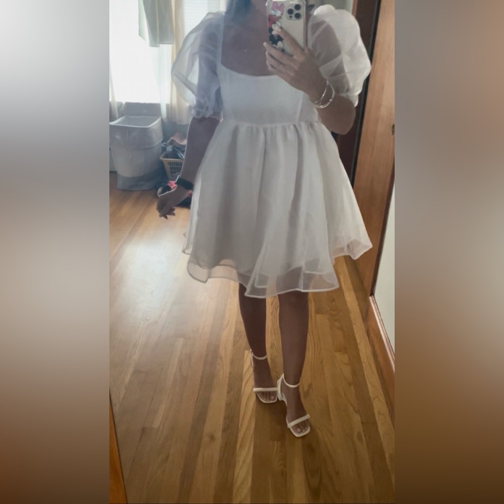 White Puff Sleeve Dresses - Picture 5 of 7